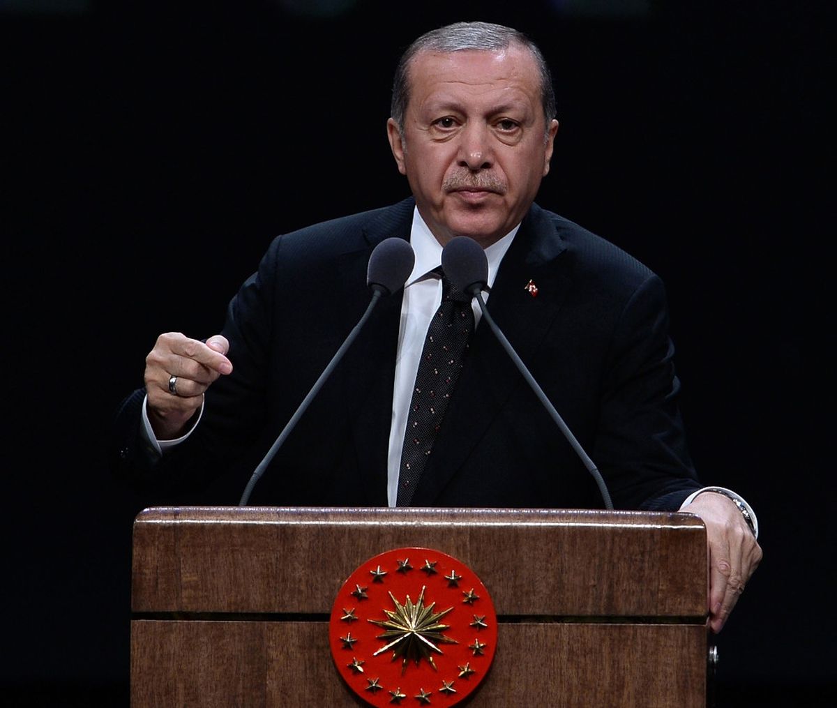 Ekonomik Yaptırımlar ve Askeri Seçenekler Masada"