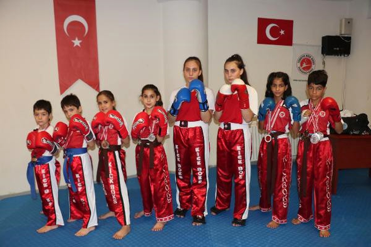 En Büyük Rakipleri İkizleri