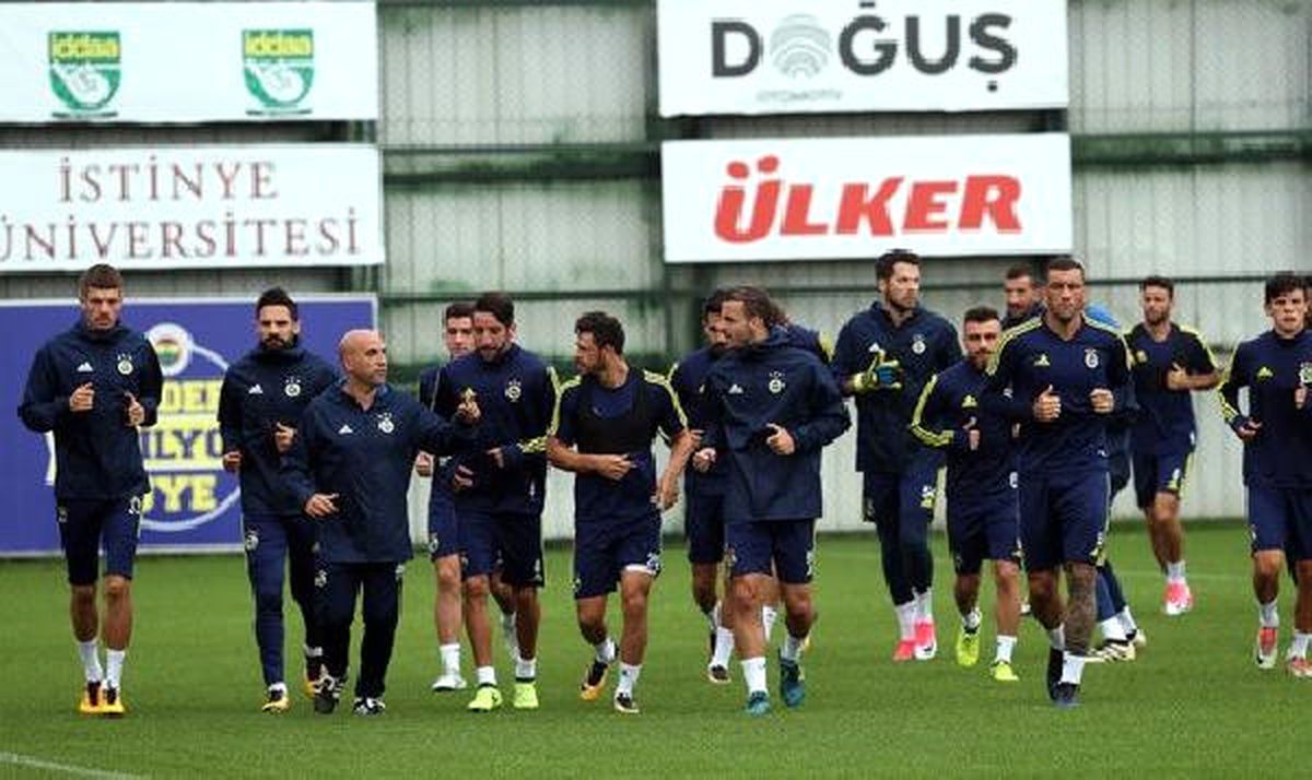 Fenerbahçe Akhisar\'a Çalışıyor
