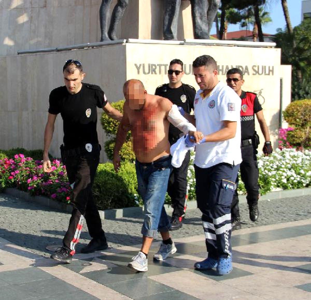 İşsizim\' Deyip Kendine Zarar Verdi
