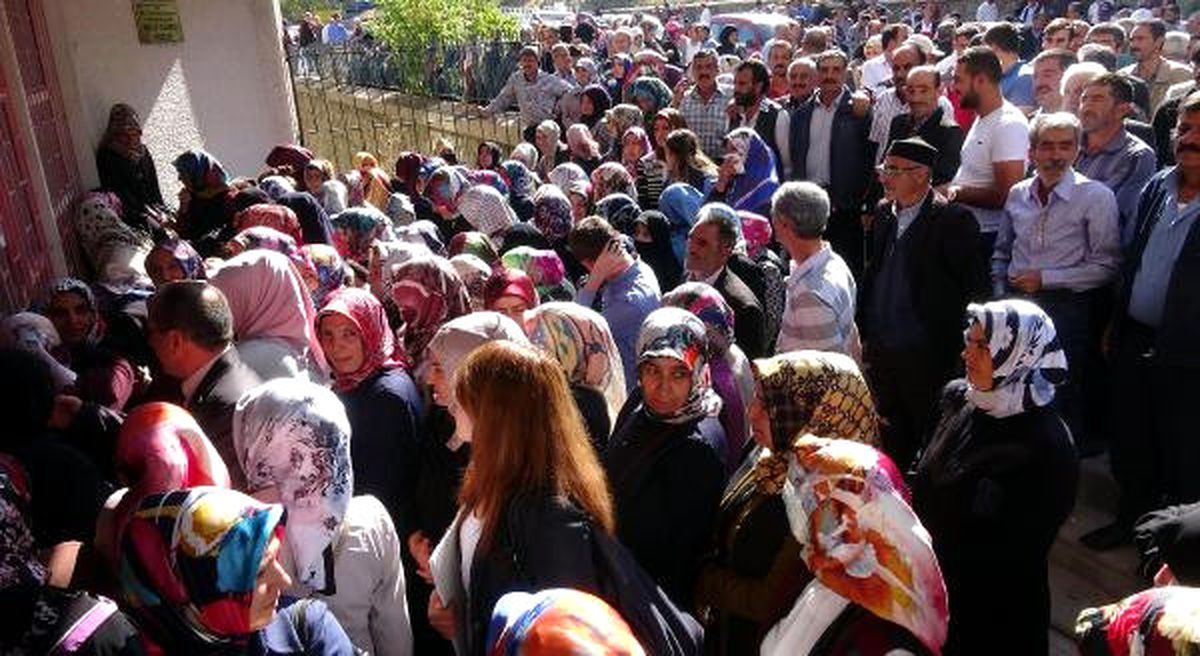 İşsizlerin Mülakat İzdihamı