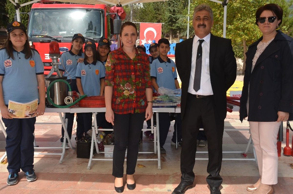 İtfaiyecilik Haftası Dolayısıyla Bilgilendirme Standı Kuruldu