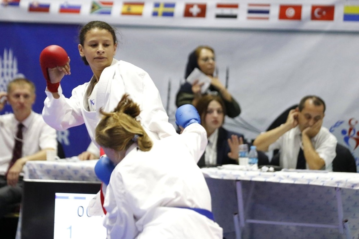 Kağıtsporlu Kareteciler 3\'ü Altın Olmak Üzere 7 Madalya Kazandı