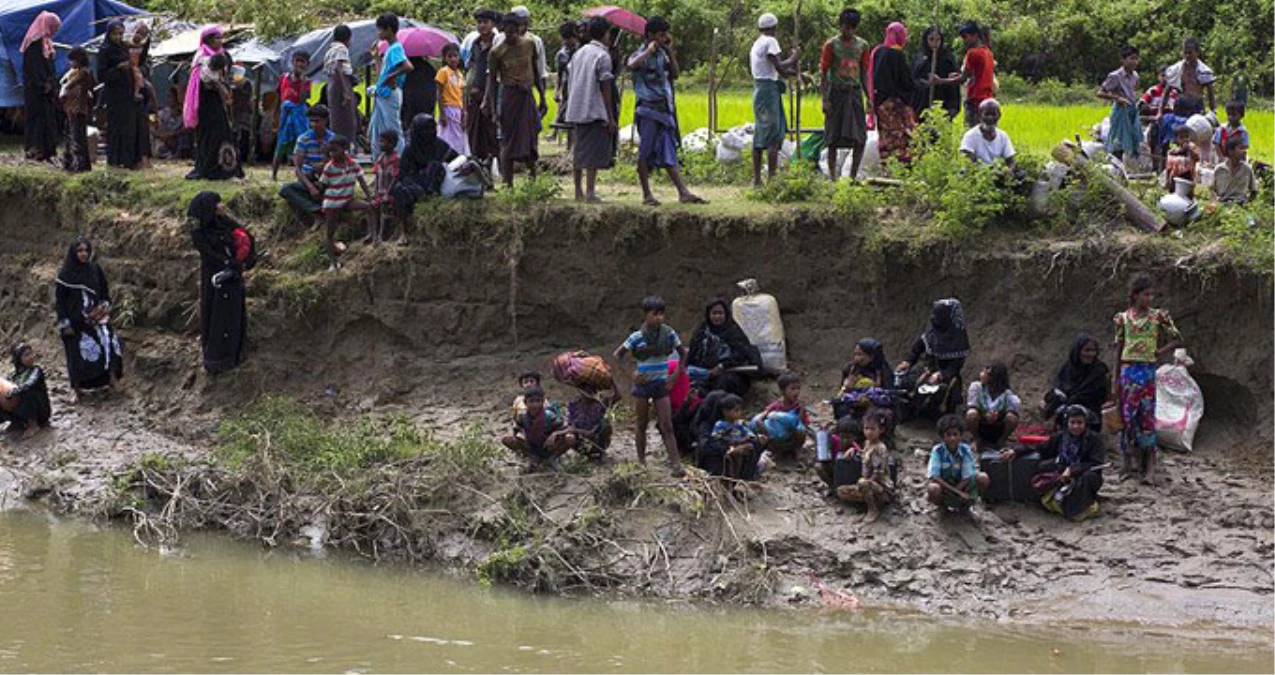 Katliamdan Kaçarak Bangladeş\'e Sığınan Müslümanların Sayısı 436 Bine Ulaştı