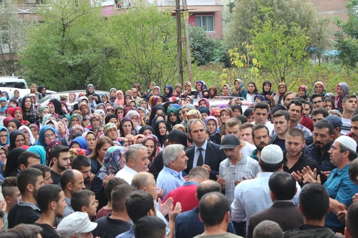 Kaybolduktan 4 Gün Sonra Ölü Bulunan Genç Toprağa Verildi