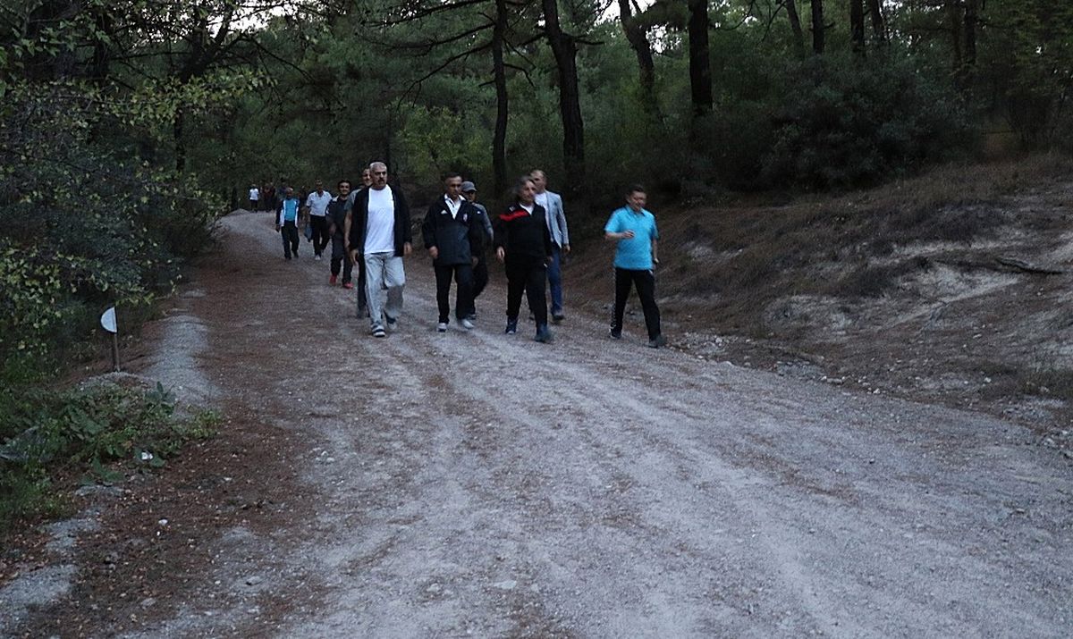 Kurum Müdürleri Vali Eşliğinde Günün Stresini Akşam Sporu ile Attı