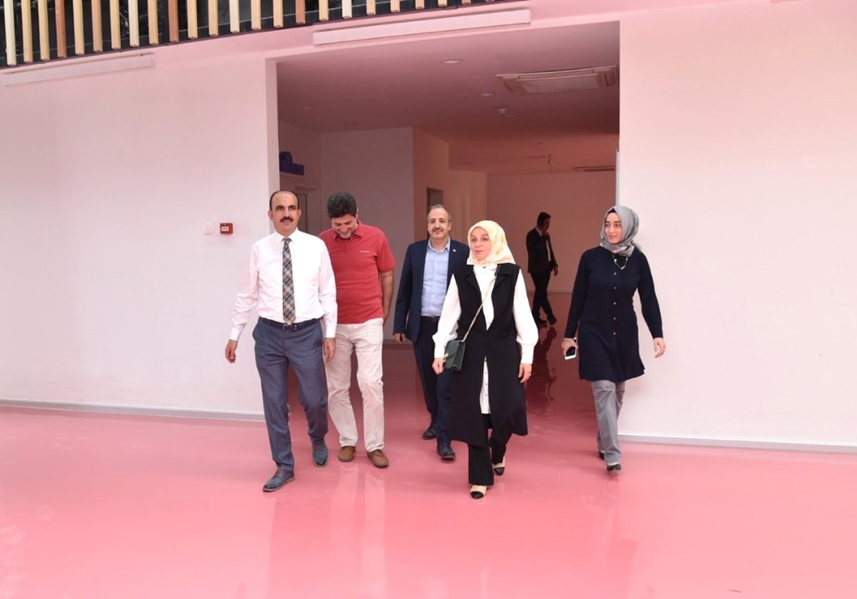 Milletvekili Leyla Şahin Usta Sobe\'yi Ziyaret Etti