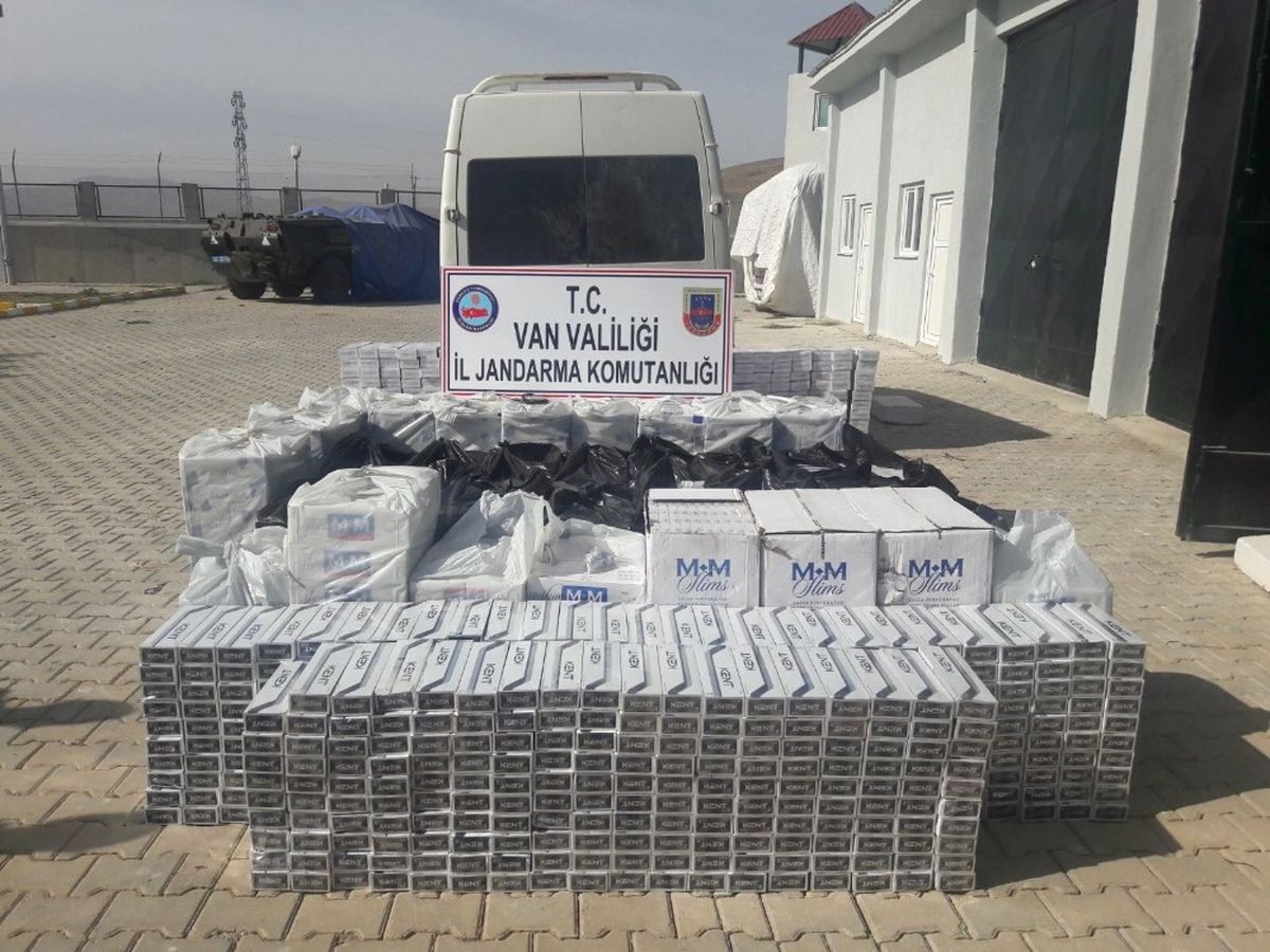 Muradiye\'de Kaçak Sigara Operasyonu