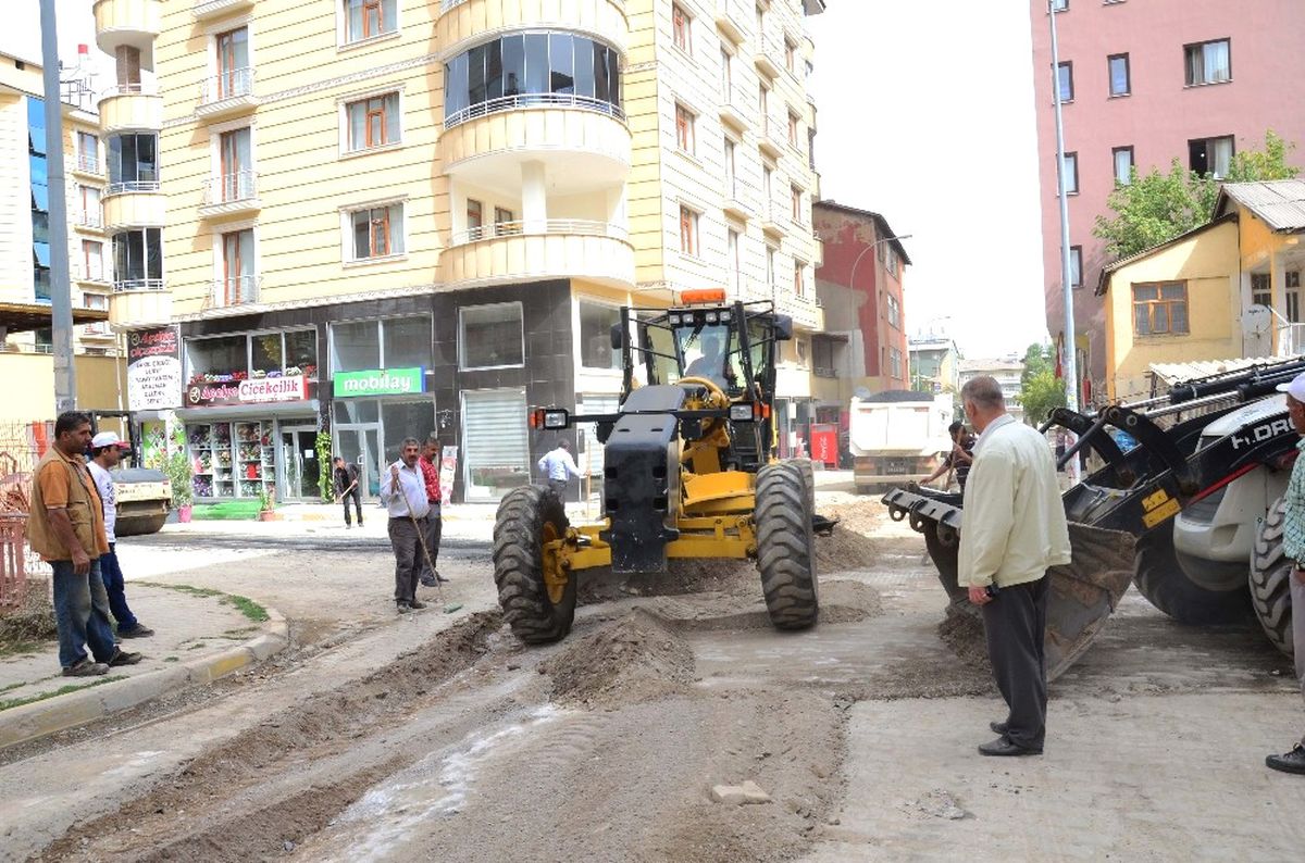 Muş\'ta Asfalt Çalışması