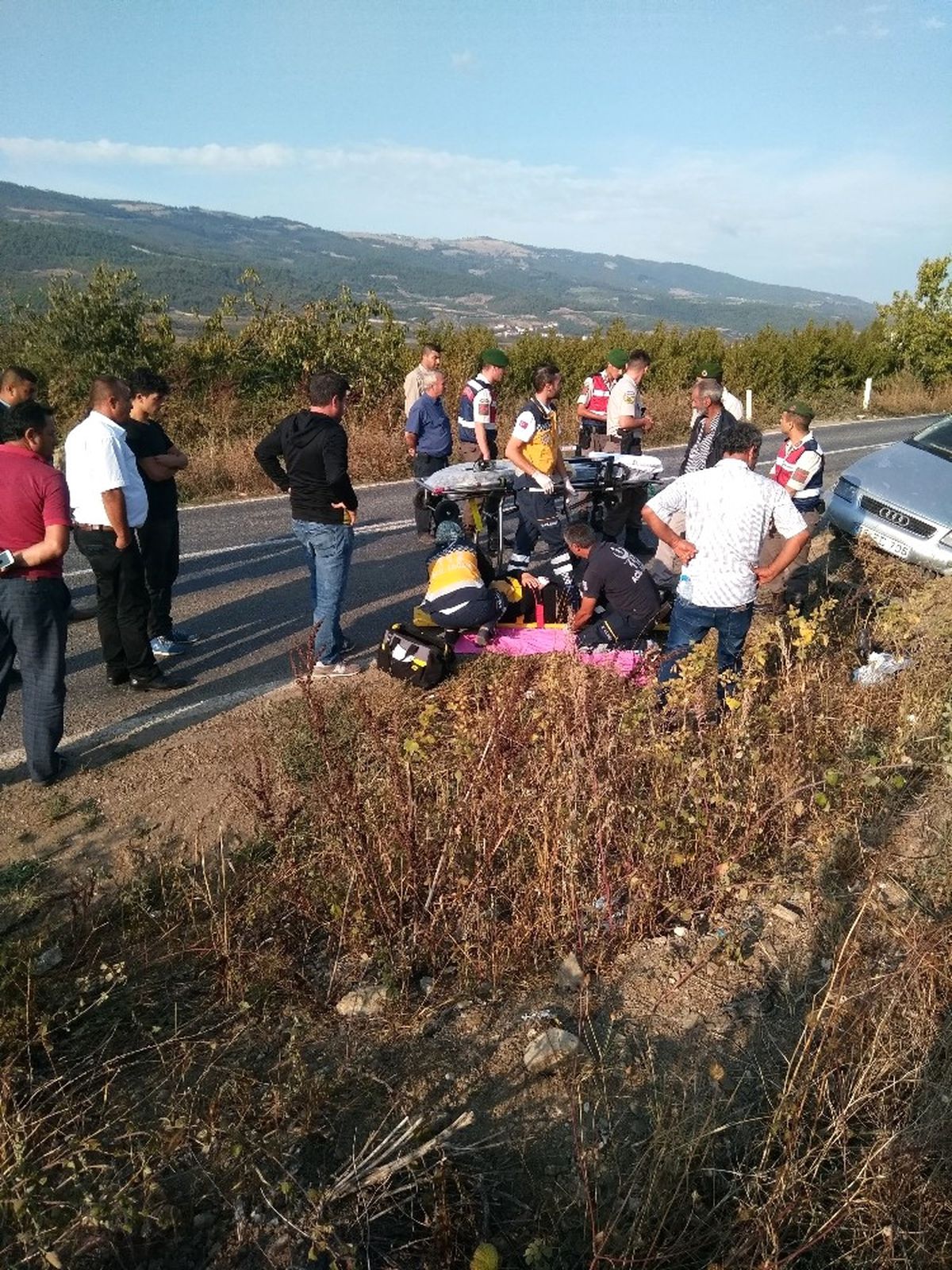 Otomobil Yoldan Çıktı: 2 Yaralı