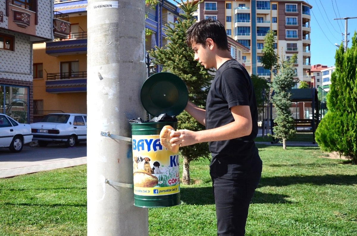 Pursaklar\'da Bayat Ekmek Kutusu Uygulaması