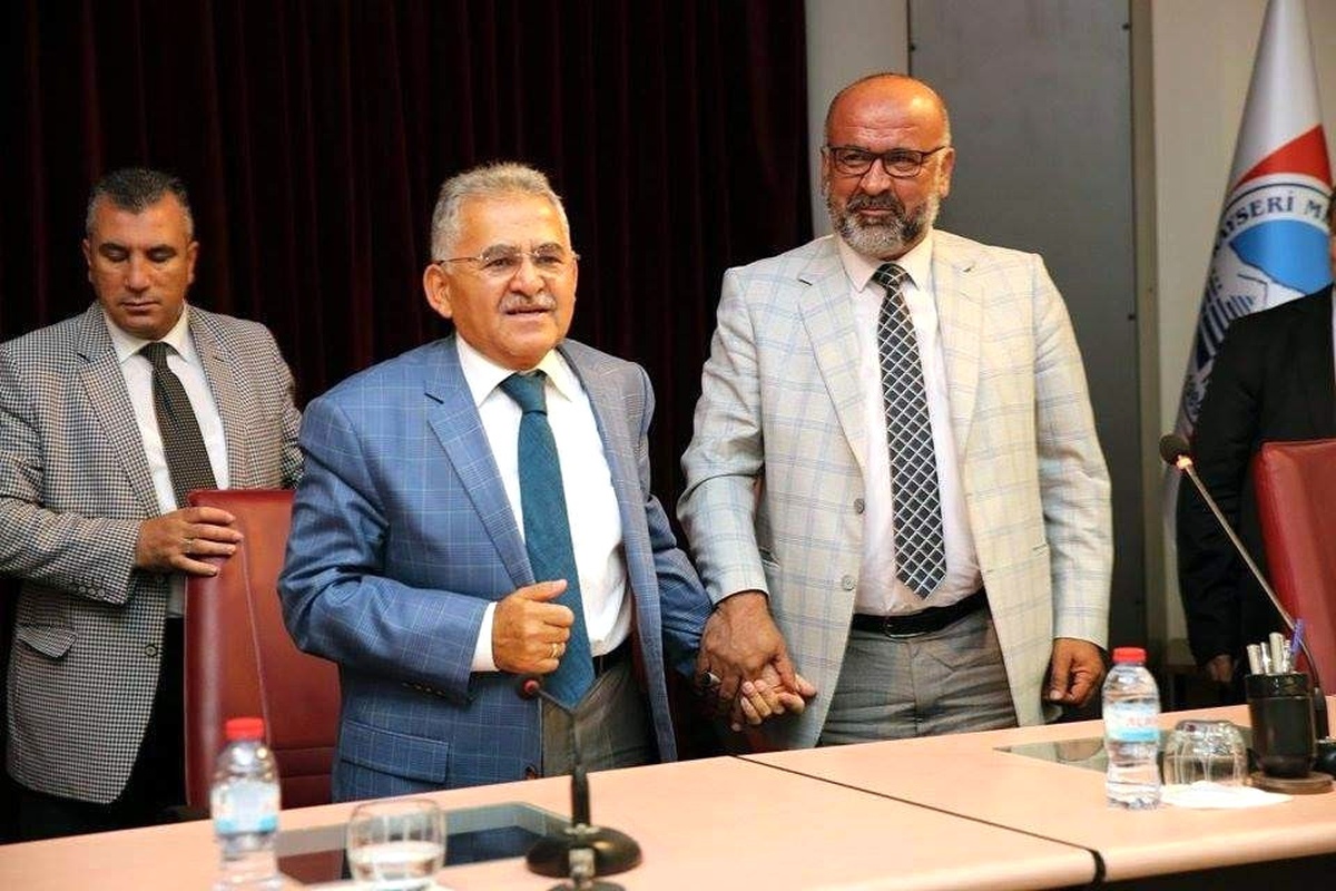 Semt Pazar Yerlerinde Seyyarlara İzin Yok"