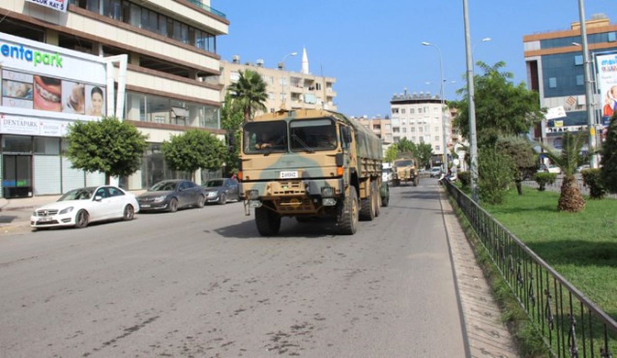 Suriye Sınıra Askeri Sevkiyat Sürüyor