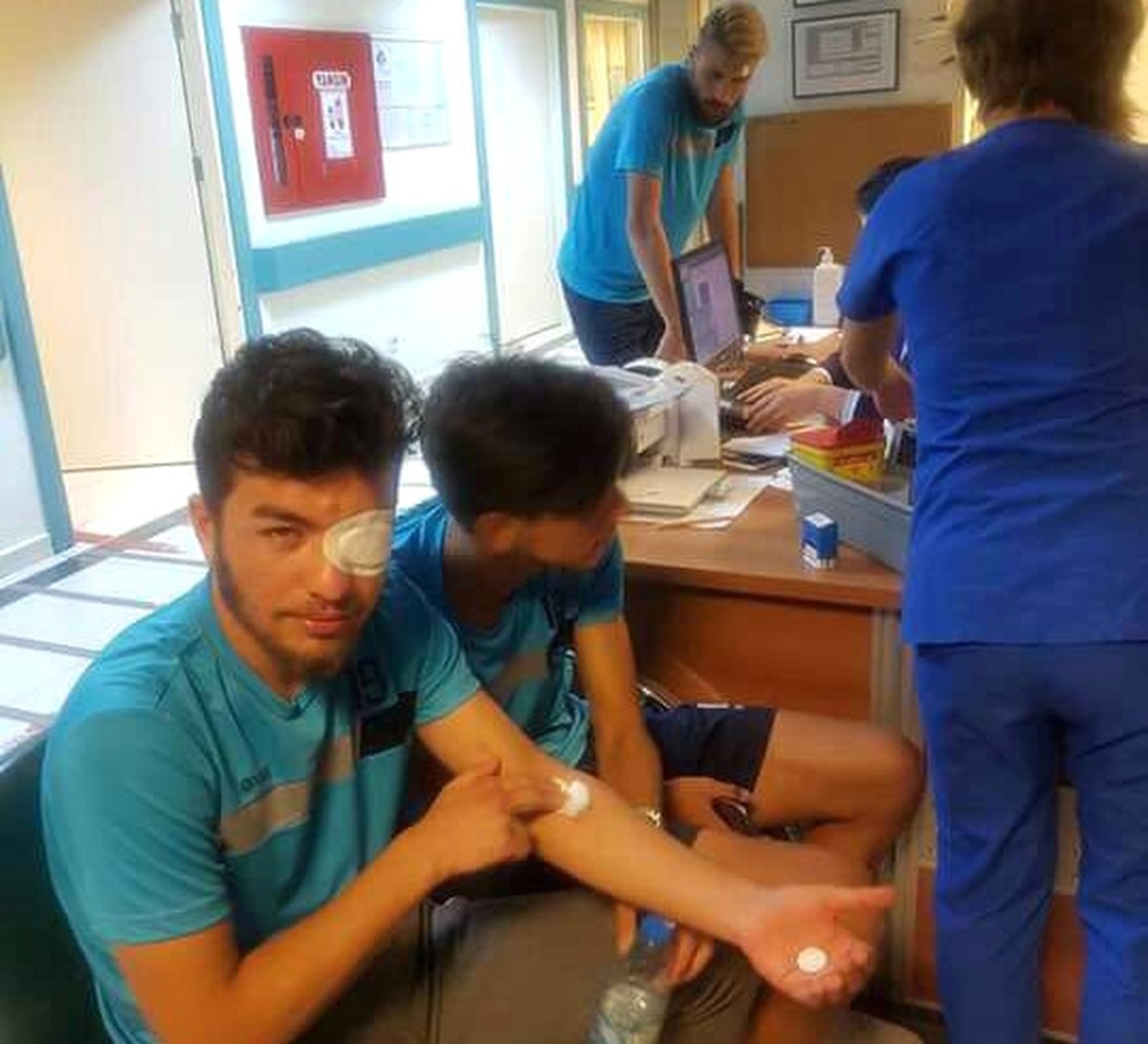 Takım Otobüsüne Taşlı Saldırı: 5 Futbolcu Yaralandı
