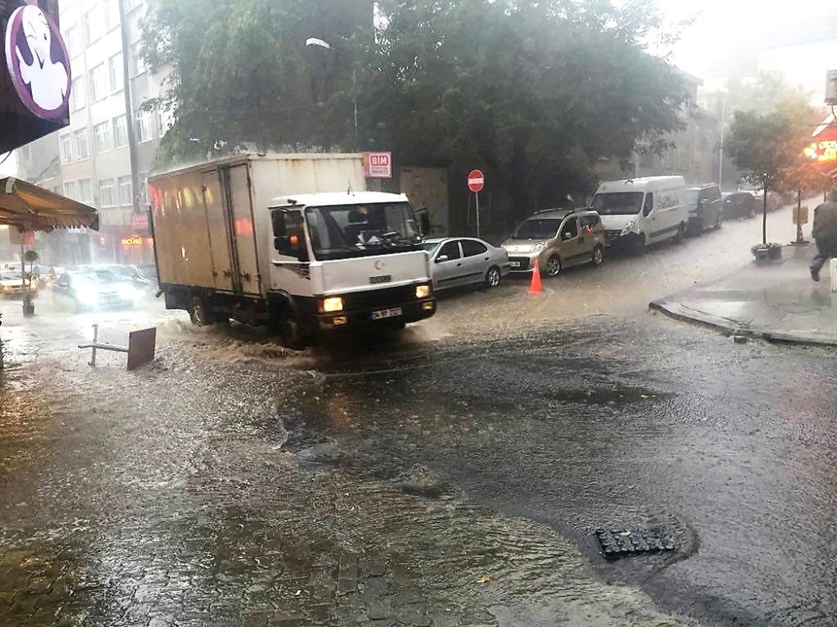 Tekirdağ\'da Sağanak Yağış