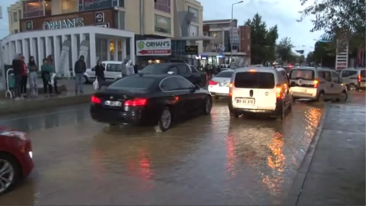 Tekirdağ\'da Taşan Dere Su Baskınlarına Yol Açtı