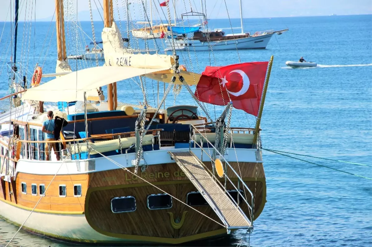 Türk Bayraklı Gemiler Limandan Çıkamadı