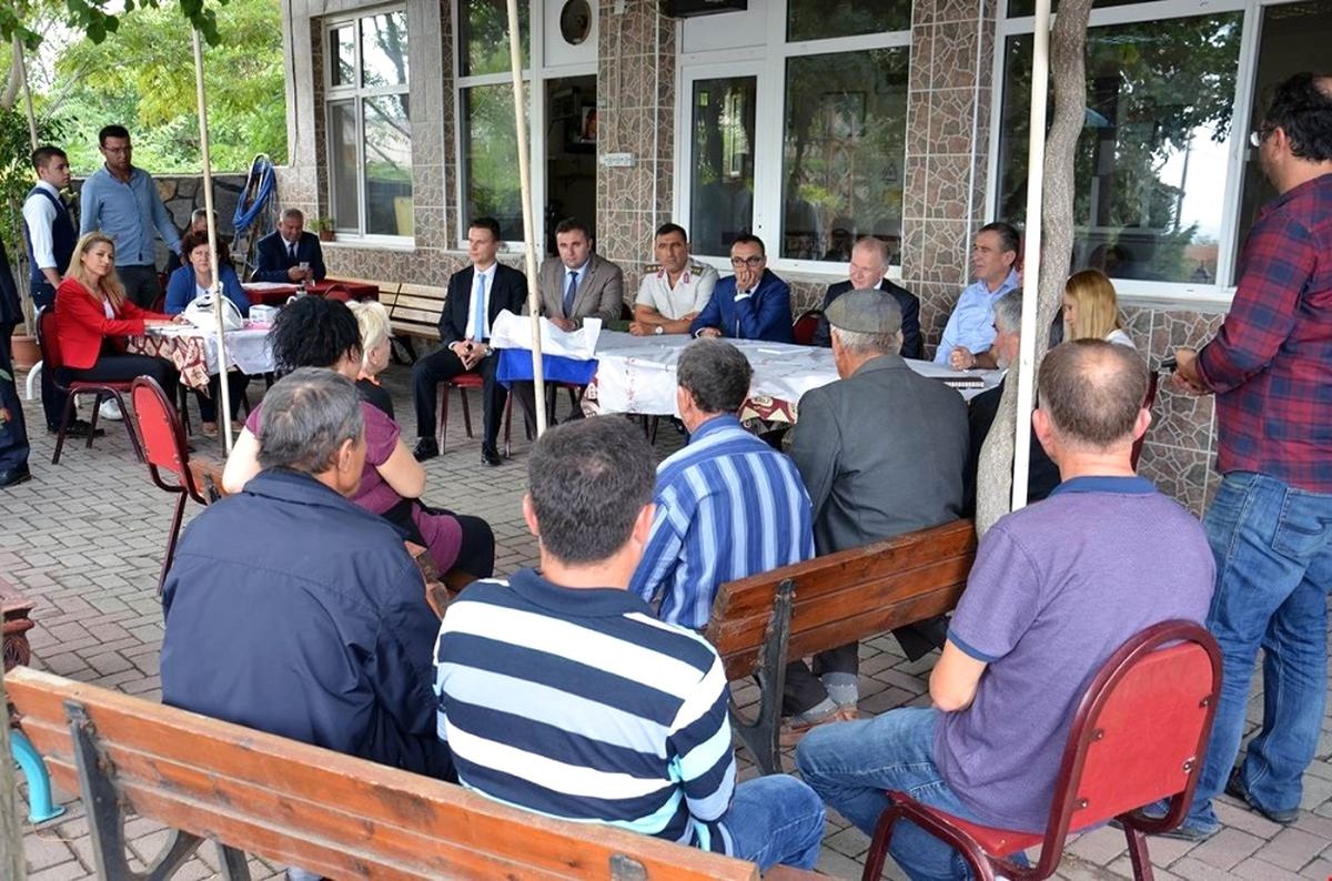 Vali Mahalle Sakinleri ile Buluştu