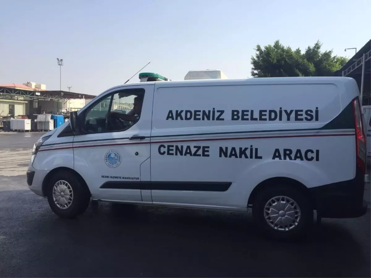 Akdeniz Belediyesi, Acılı Gününde de Vatandaşı Yalnız Bırakmıyor