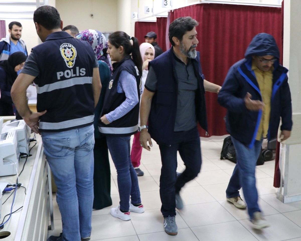 Aksaray\'da Fetö/pdy Operasyonu: 15 Öğretmen Gözaltında