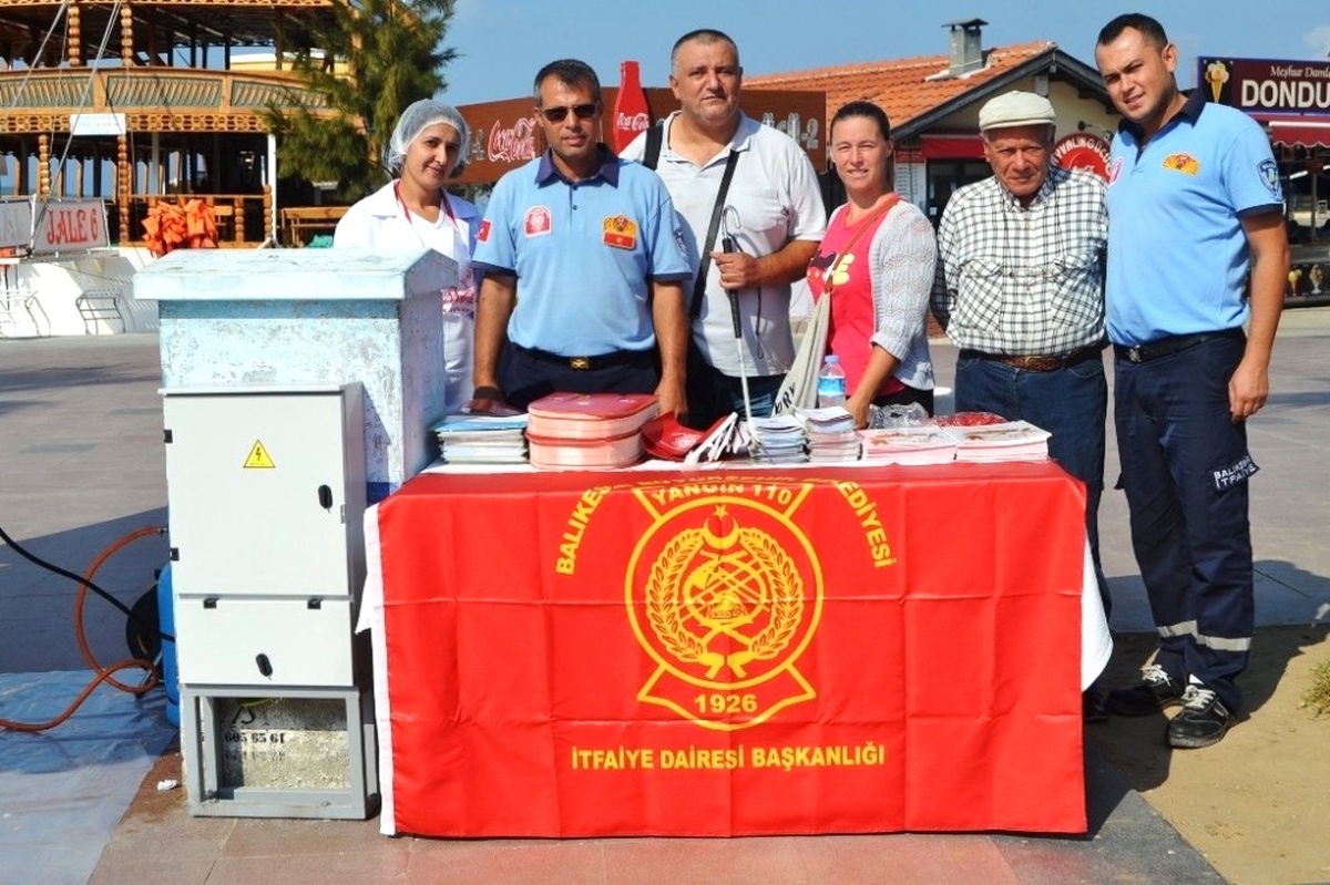 Ayvalık\'ta Alev Avcıları\'ndan Lokma Hayrı