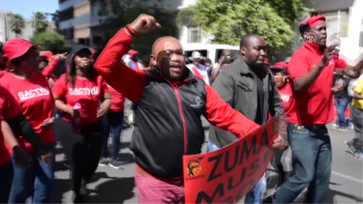 Binlerce Güney Afrikalıdan Zuma Karşıtı Gösteri