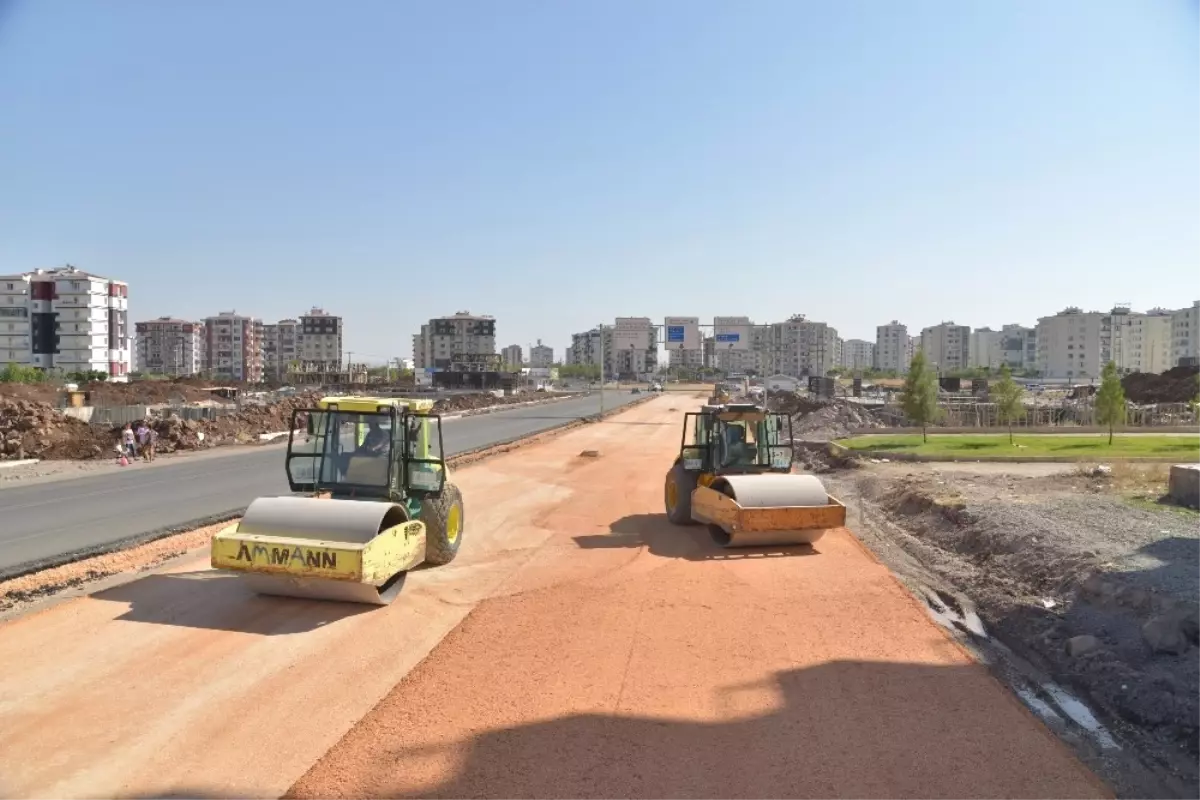 Büyükşehir Belediyesinin Asfalt Çalışmaları Sürüyor