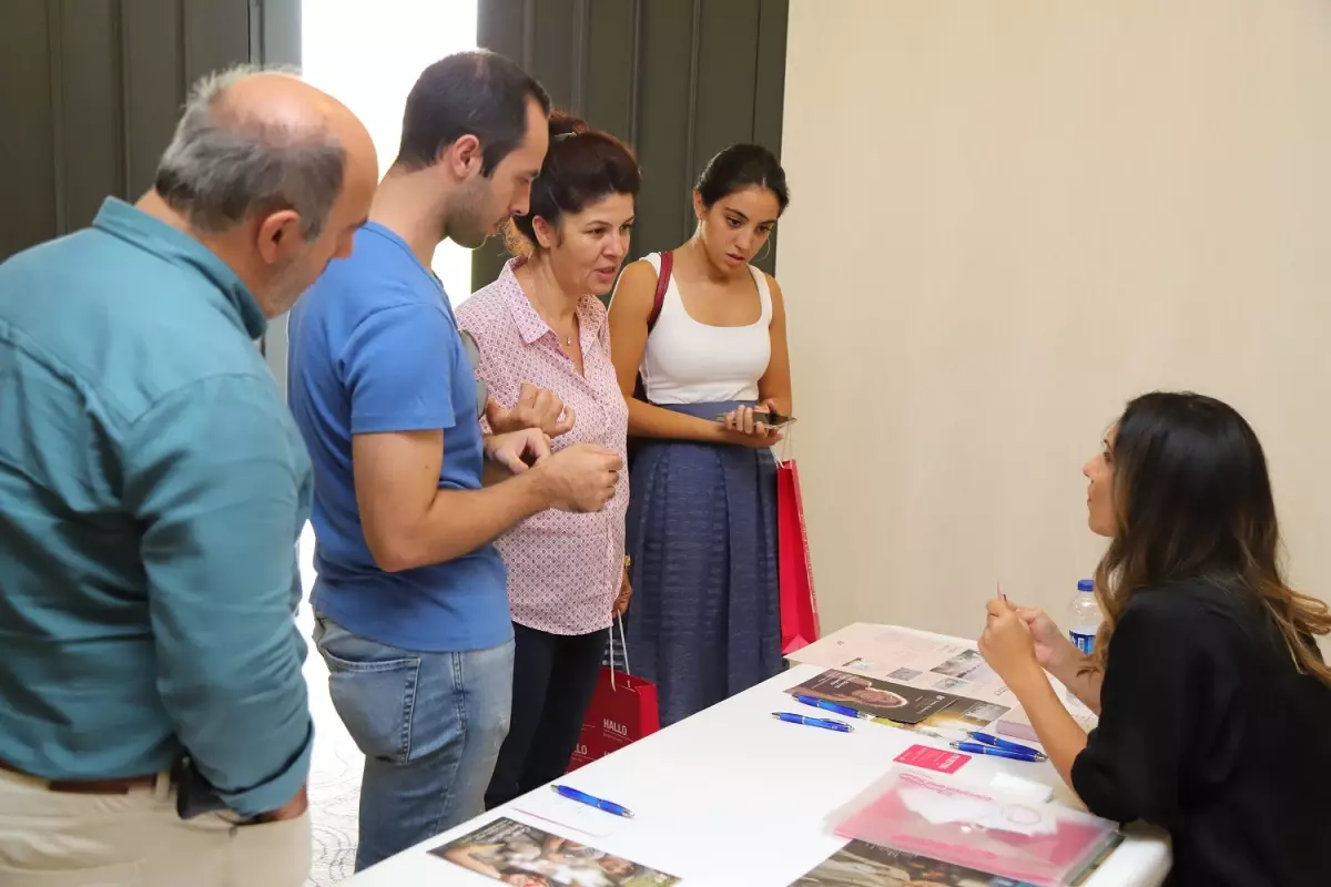 İngilizce Öğrenmek İçin Bir Araya Geldiler