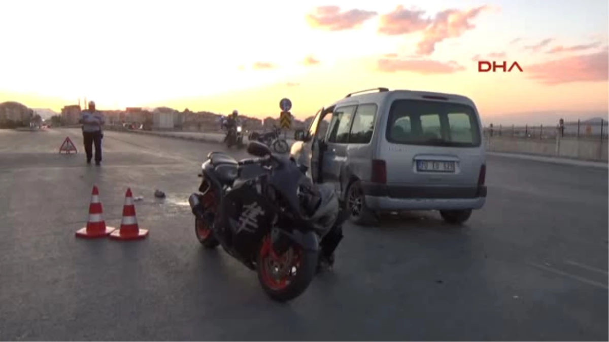 Karaman - Motosiklet, Hafif Ticari Araçla Çarıştı; 2 Ölü