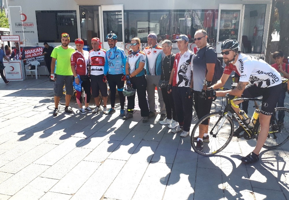 Lösemi Hastası Çocuklar İçin Adana\'dan İstanbul\'a Pedal Çeviriyor