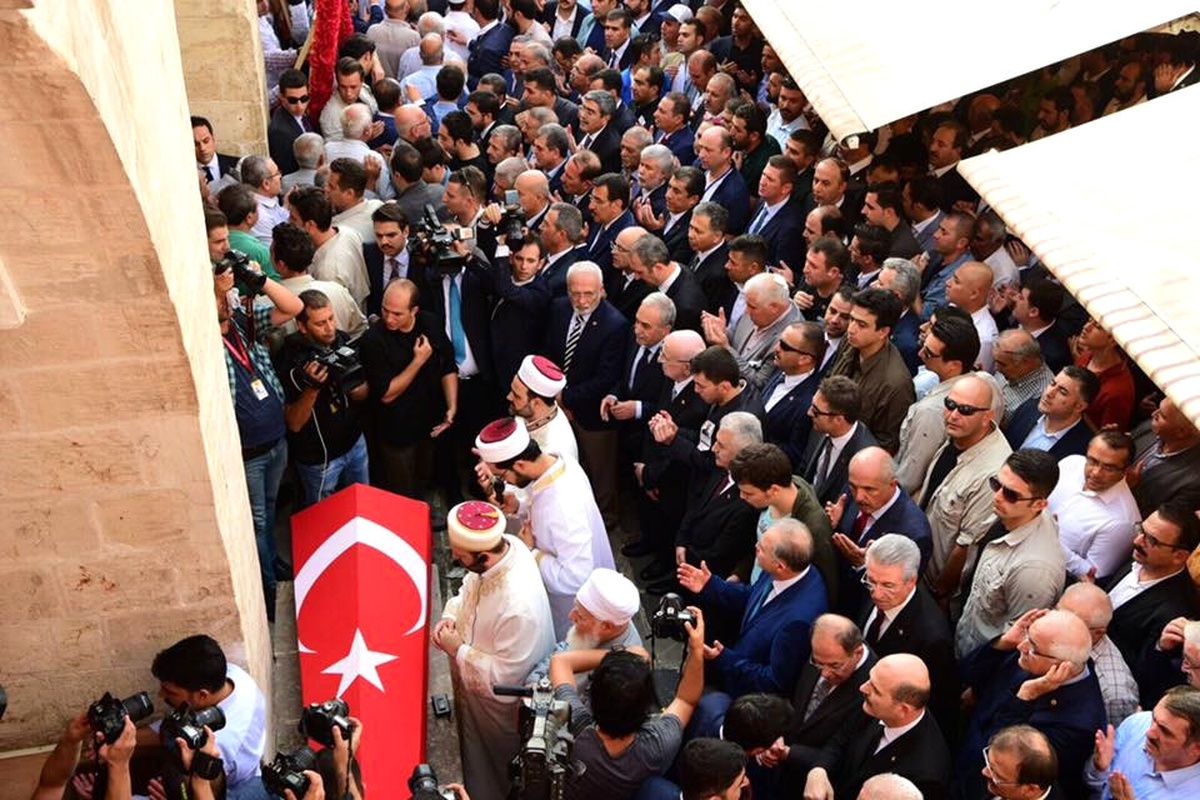 Özkeçeci\'den Milletvekili Yüksel İçin Taziye Mesajı