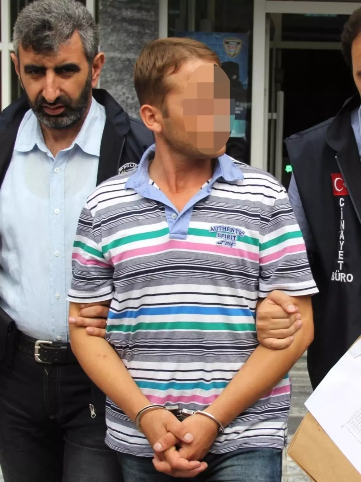 Polis Akrabasını Vuran Gence 1 Yıl 6 Ay Hapis