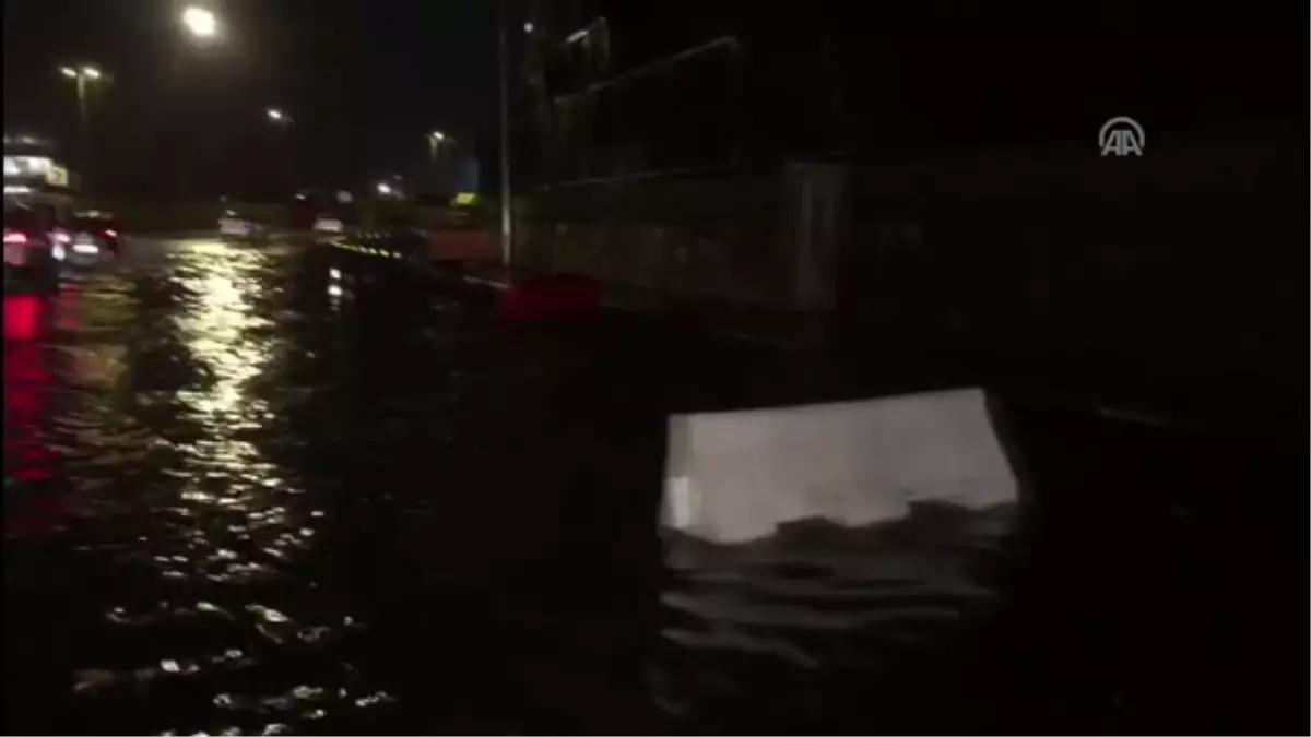 Sağanak Yağış, Hayatı Olumsuz Etkiledi (3) - İstanbul