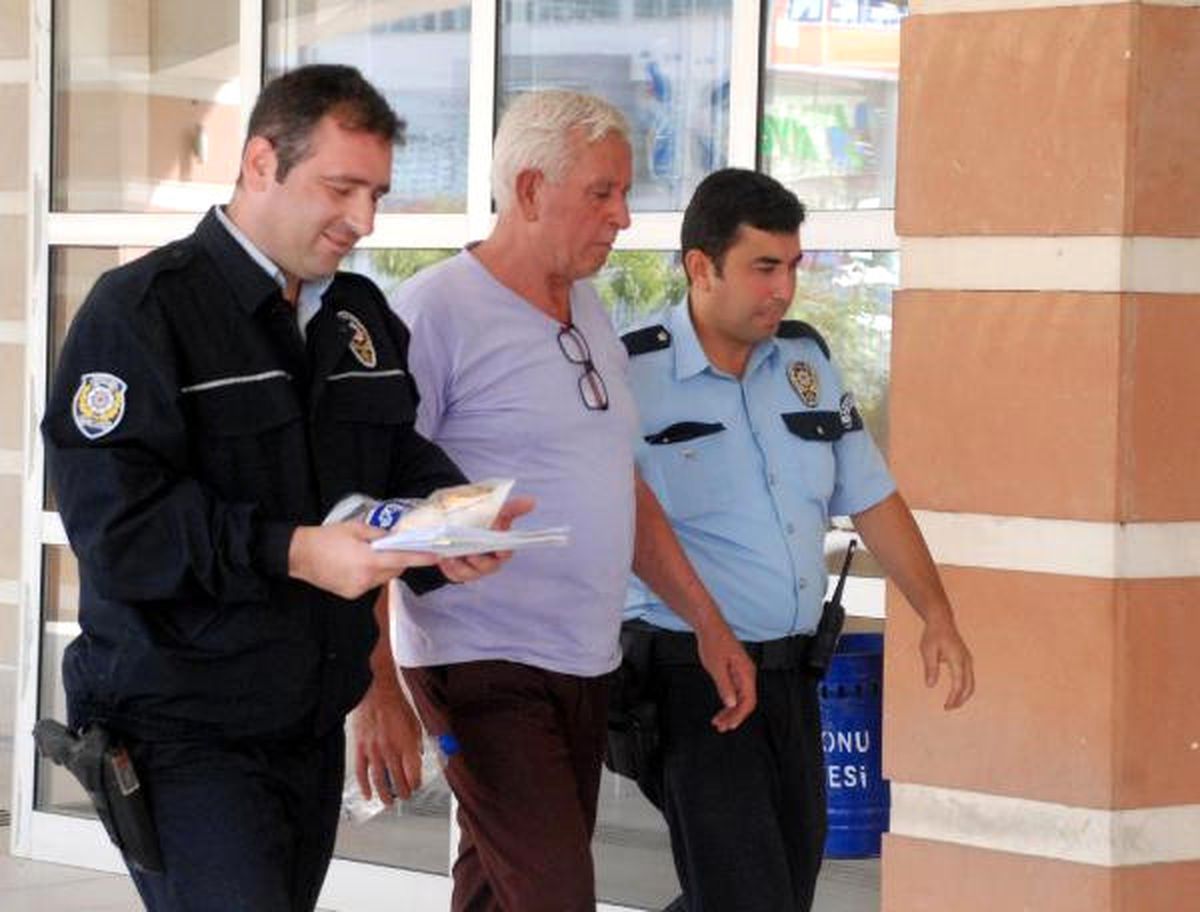 Sahte Altınla Dolandırıcılıktan Serbest Kaldı