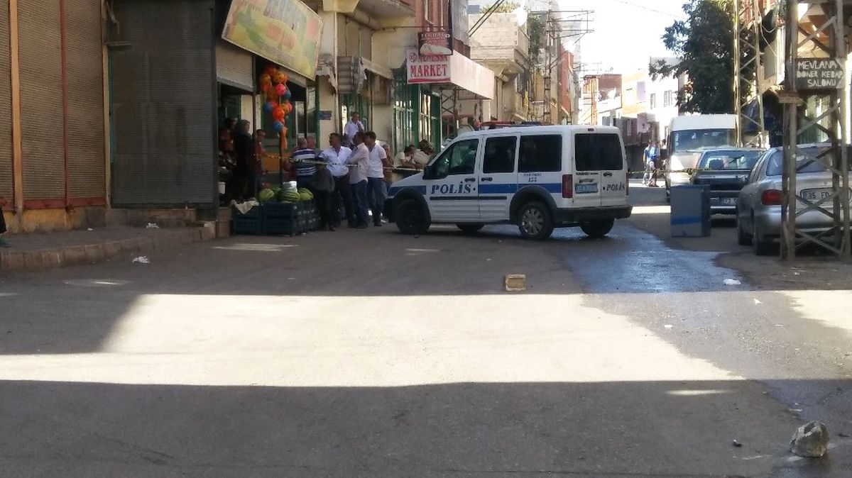 Sokak Ortasında İki Kardeşe Silahlı Saldırı: 1 Ölü, 2 Yaralı