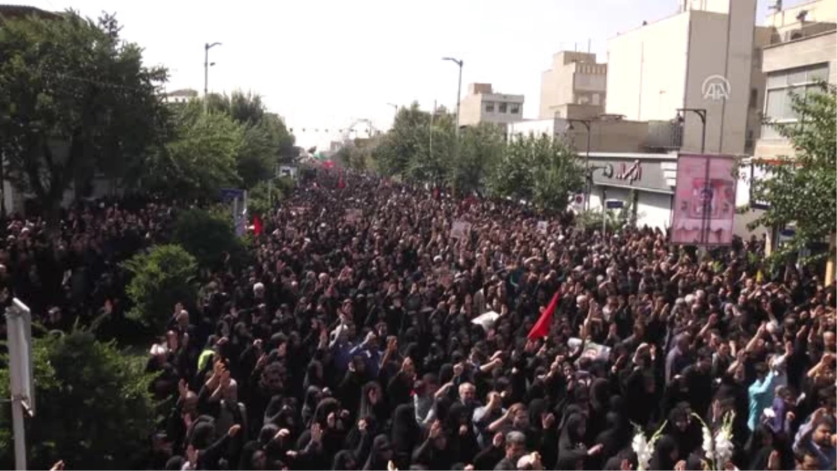 Suriye\'de Öldürülen İran Askeri İçin Cenaze Töreni