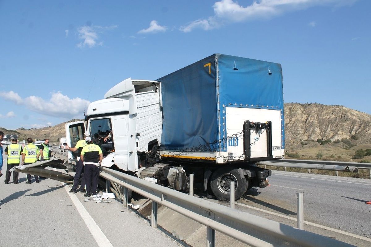 Tosya\'da Trafik Kazası: 1 Yaralı