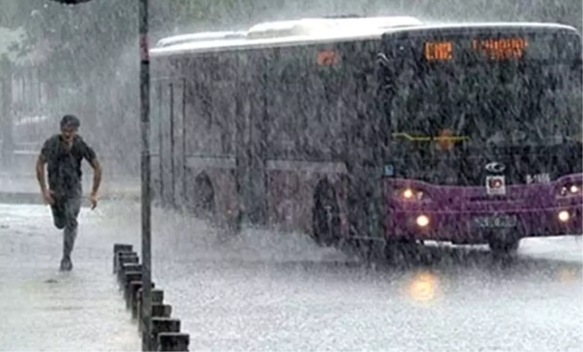 Meteoroloji\'den İstanbullulara Uyarı: Çok Kuvvetli Sağanak Yağış Geliyor