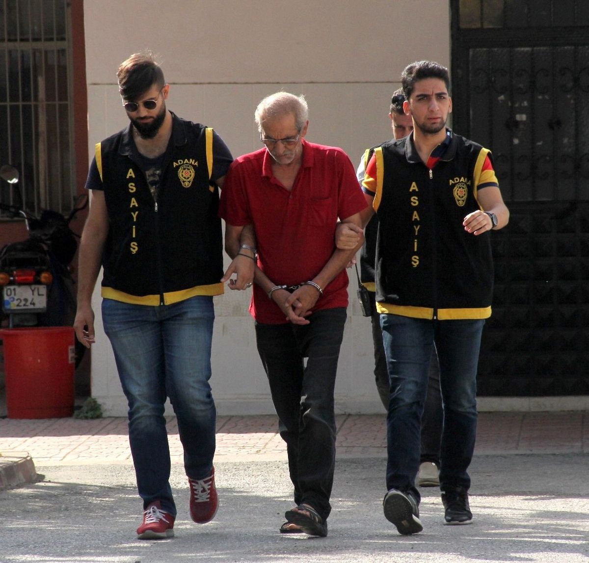 Bin Liraya Hesabını Kullandırdı, Tutuklandı