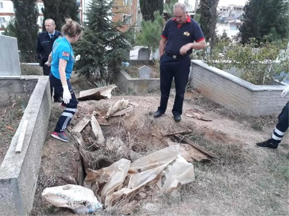 Boş Mezardaki Çuvallar Endişelendirdi