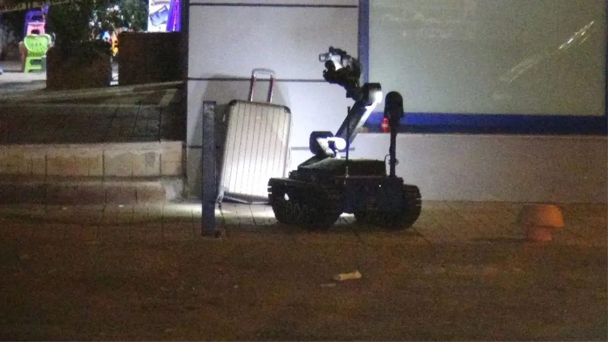 Emniyet Müdürlüğü Karşısındaki Şüpheli Valiz Polisi Alarma Geçirdi