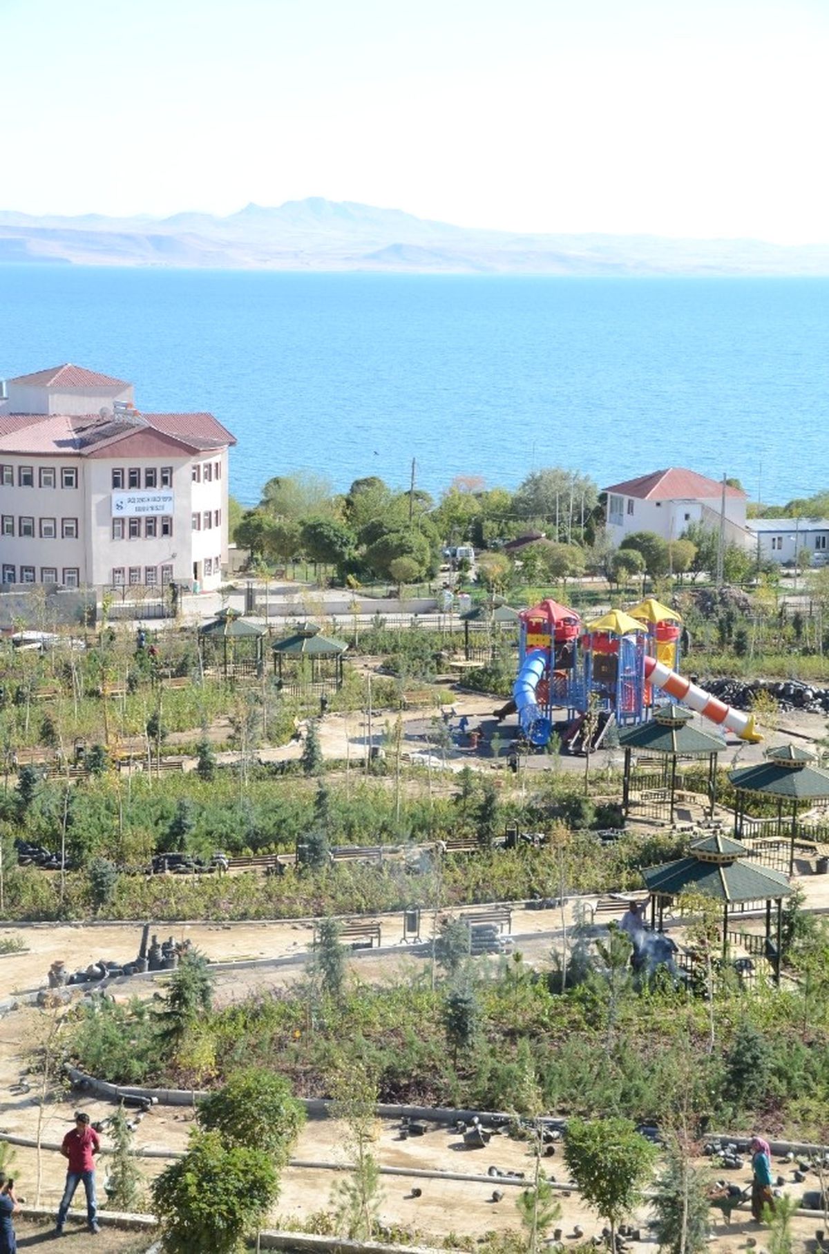 Erciş\'te Park Çalışmaları Devam Ediyor