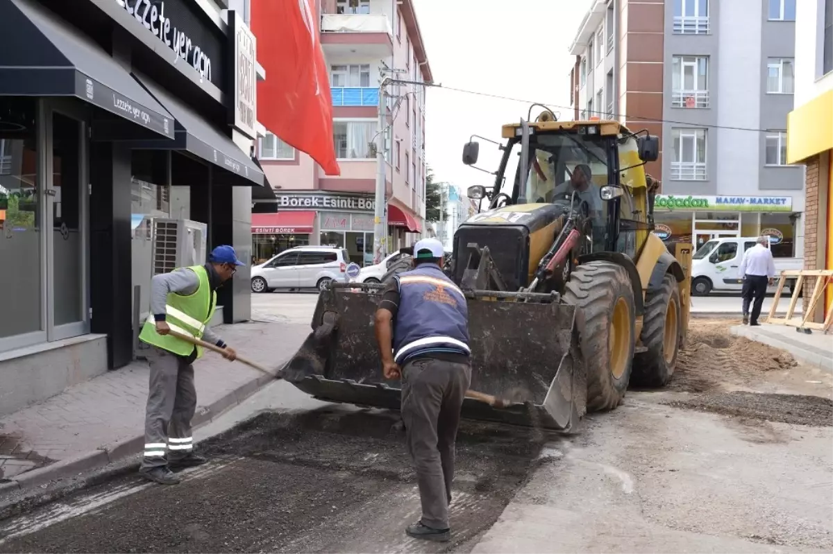 Fen İşleri Ekipleri 6 Noktada Aynı Anda Çalışıyor