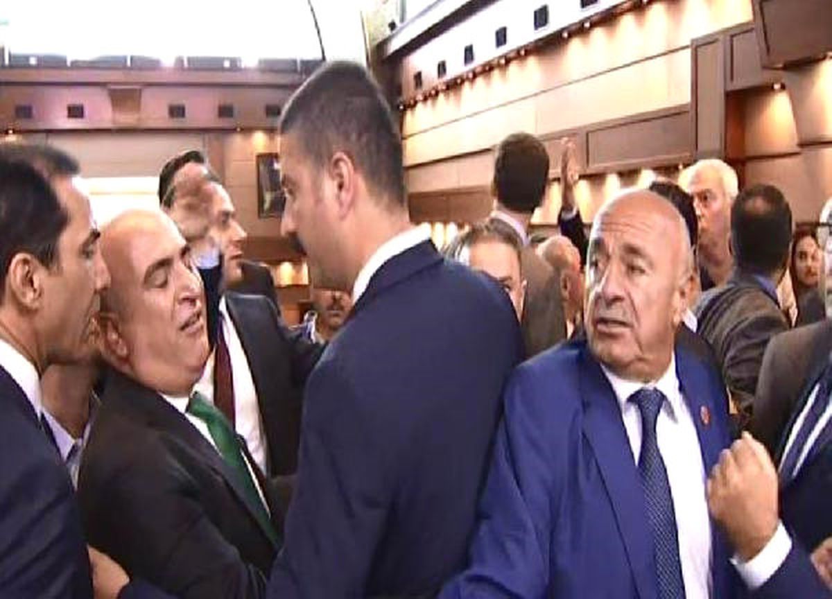 İbb Meclisi\'nde Seçim Öncesi Gerginlik