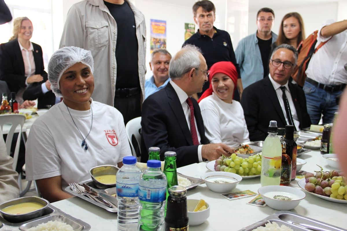 Kılıçdaroğlu İşçilerle Yemek Yedi