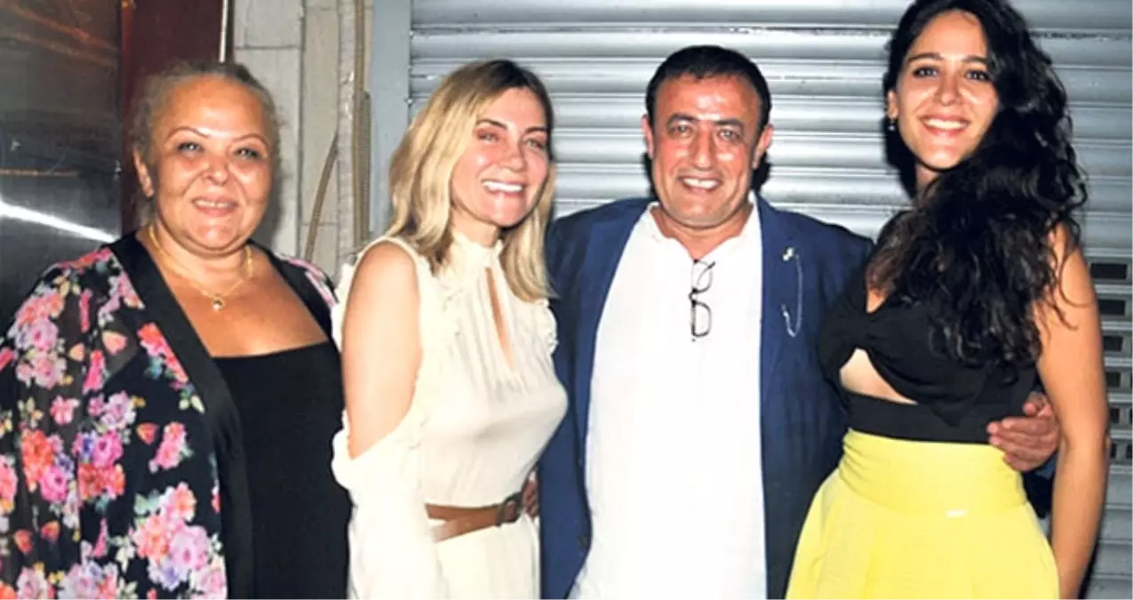 Mahmut Tuncer ve Kızı Gizem\'e Sahtecilik Suçundan 3 Yıl Hapis İstendi