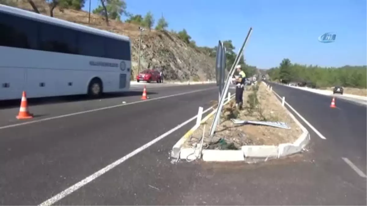 Muğla\'da Trafik Kontrolü Yapan Polise Otomobil Çarptı