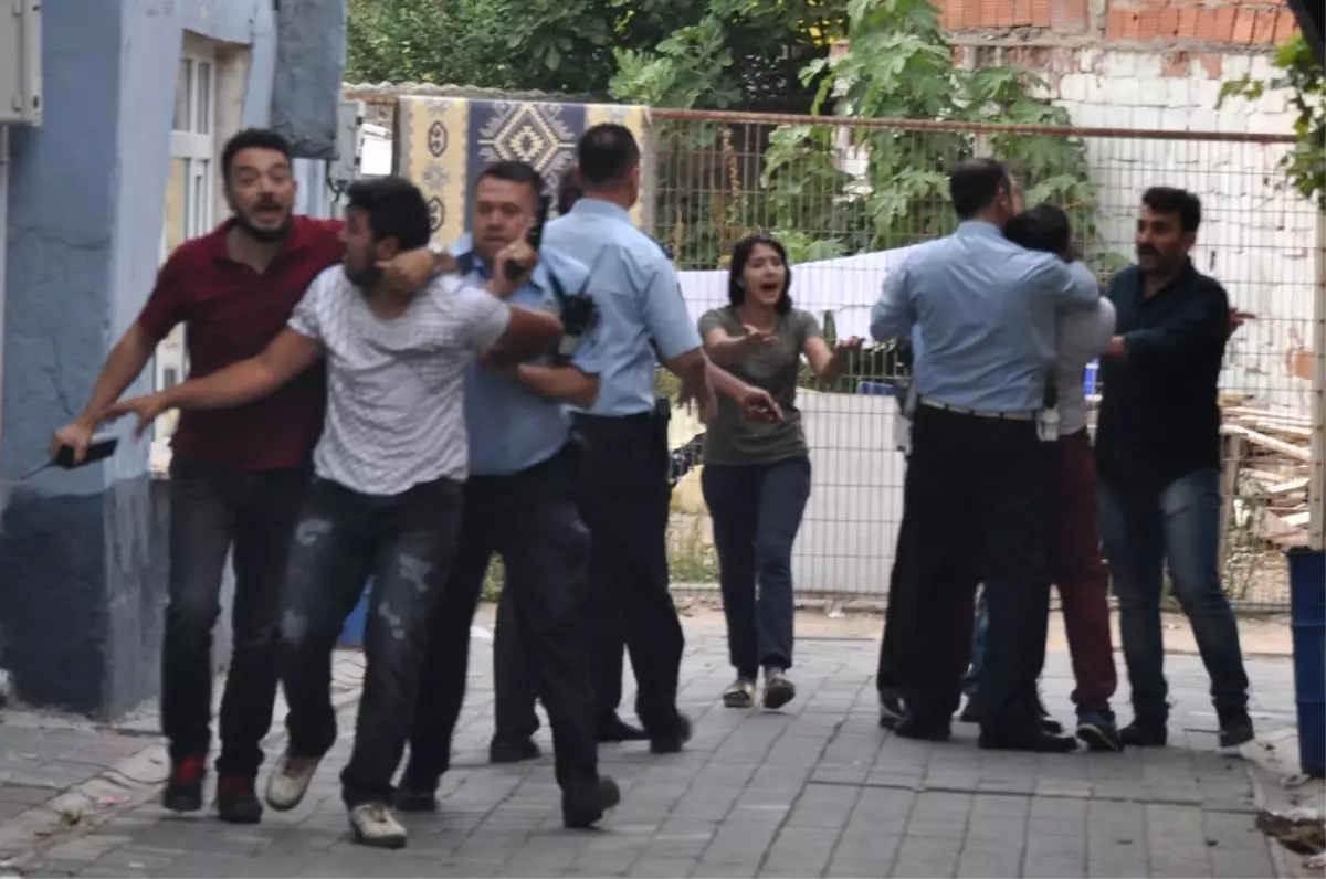 Polise Sopalı Saldırı: 10 Gözaltı