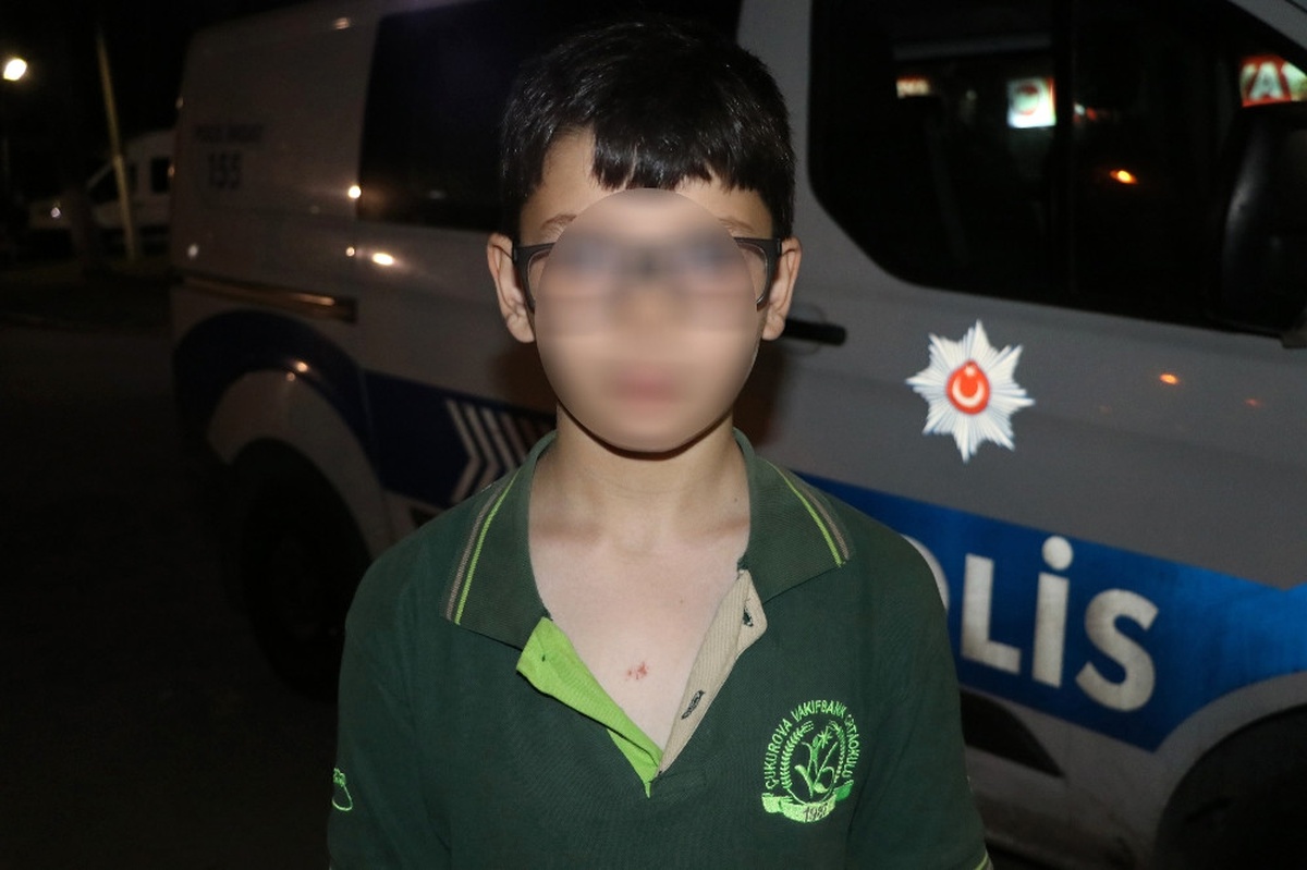 Sıkışıklığa Kızan Servis Şoförü Öğrenciye Saldırdı