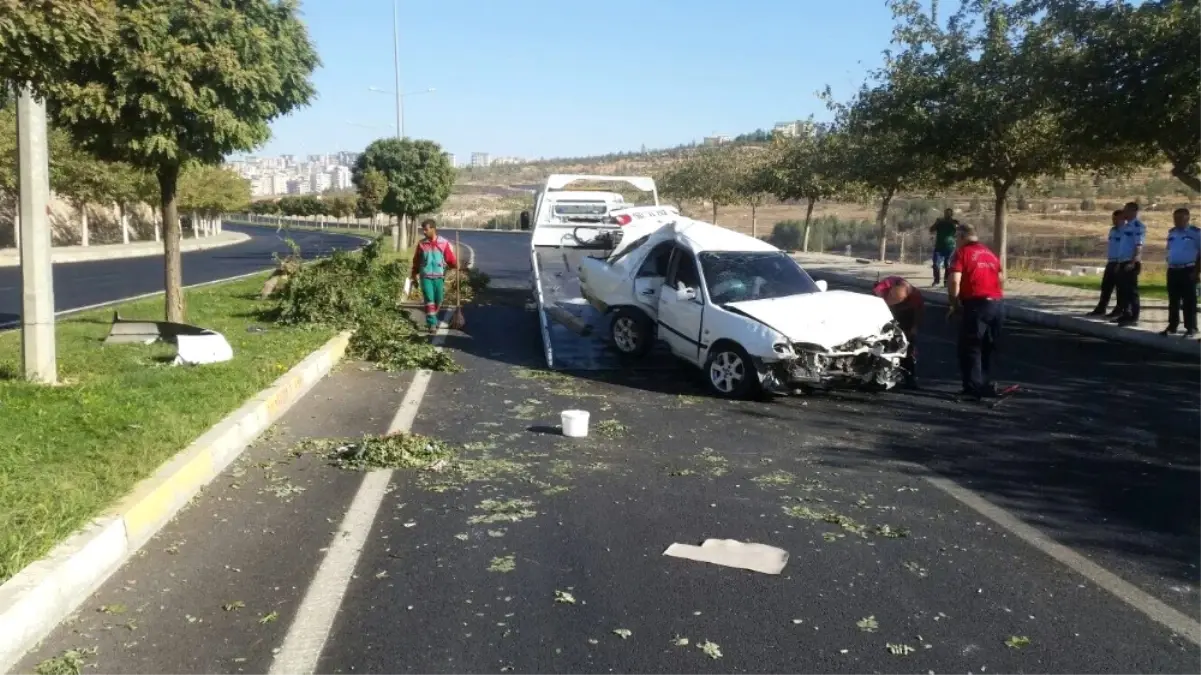 Takla Atan Otomobilin Sürücüsü Yaralandı